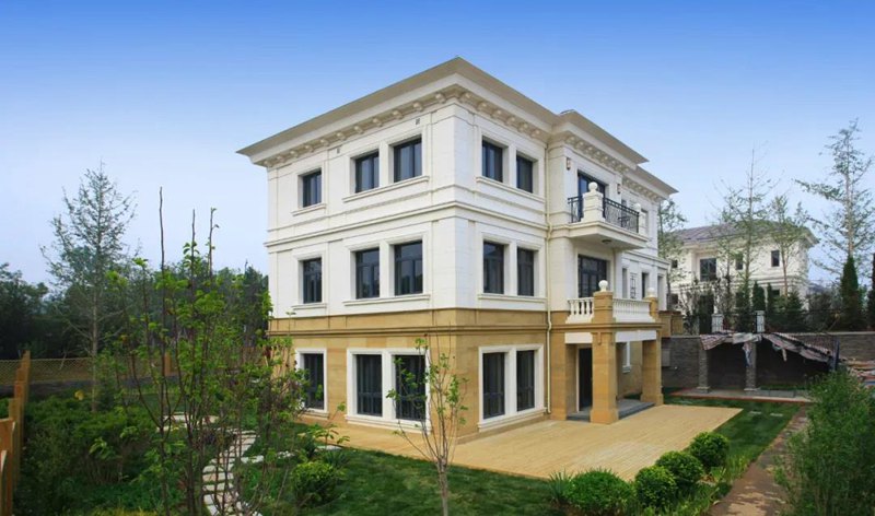 盤點2020年人氣最旺的10套農(nóng)村3層高輕鋼別墅！(圖1)