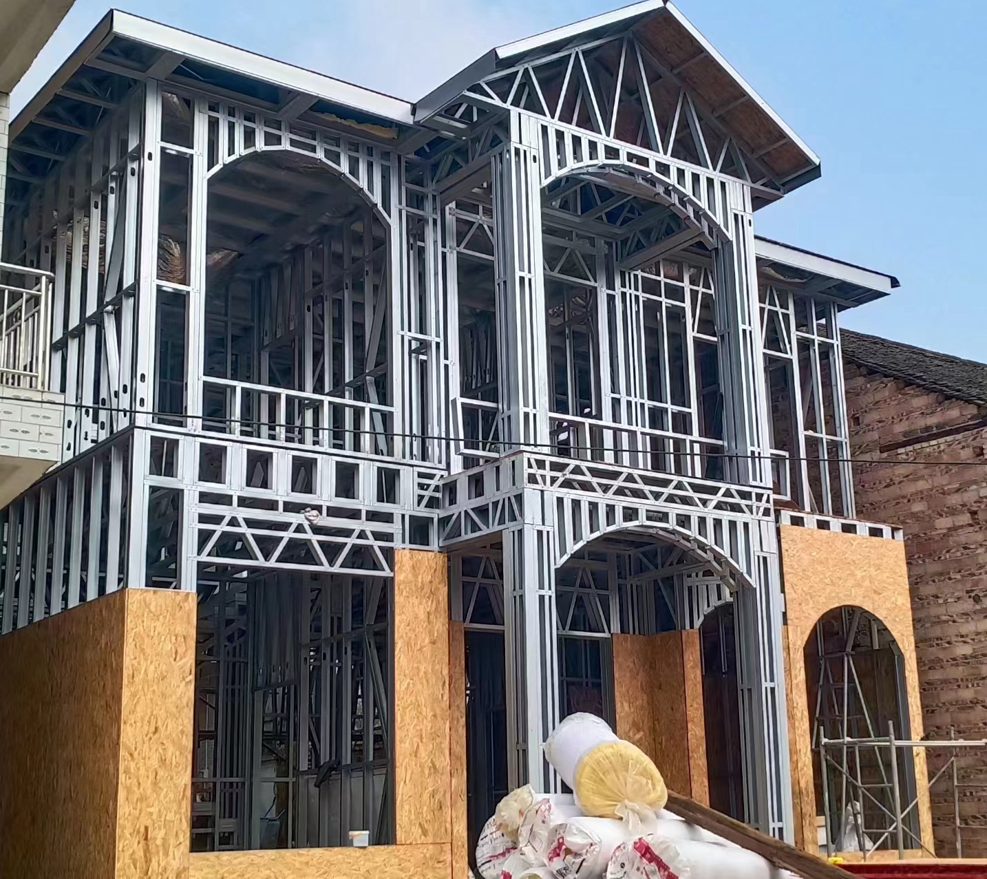 輕鋼別墅能防蜈蚣和白蟻嗎？