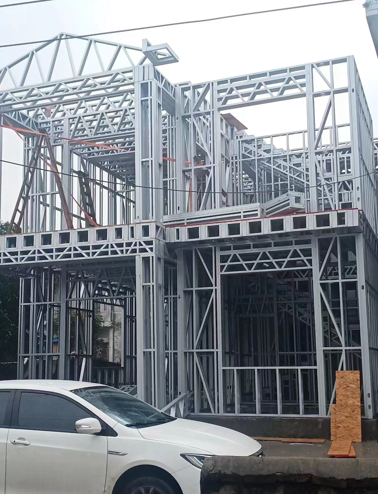 輕鋼別墅能防蜈蚣和白蟻嗎？(圖2)