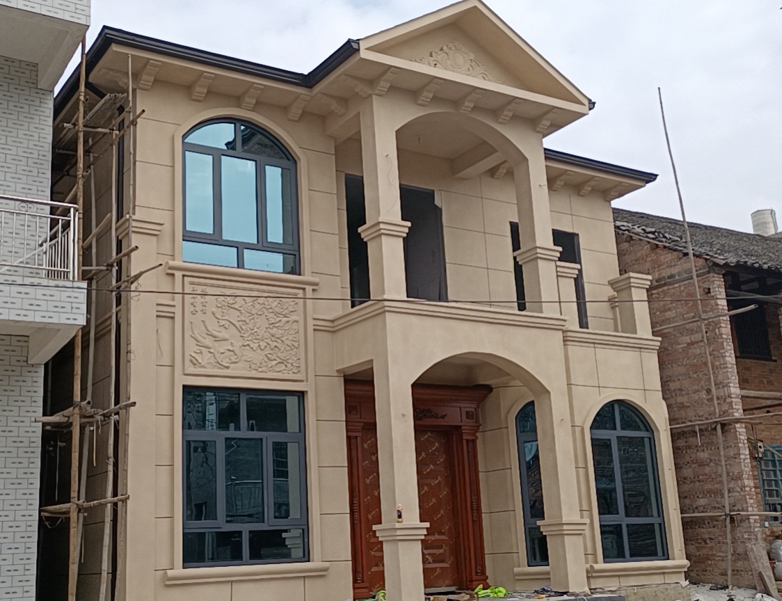 輕鋼房屋的屋頂是否適用于安裝太陽能熱水器？