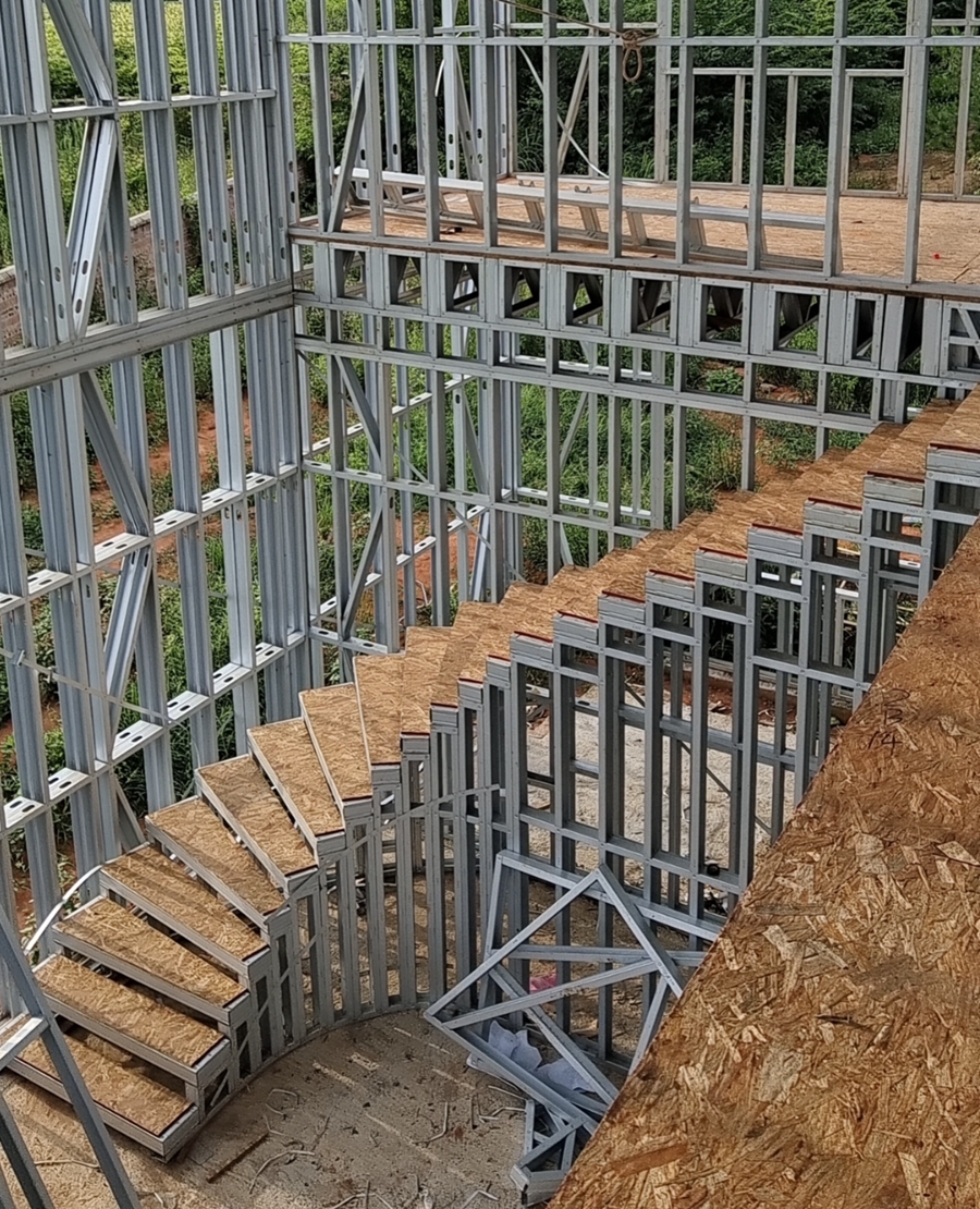 輕鋼別墅的主體龍骨施工流程(圖2) 輕鋼別墅的主體龍骨施工流程(圖2)