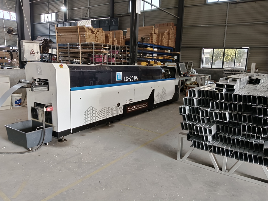 輕鋼龍骨別墅生產(chǎn)設(shè)備有哪些品牌？