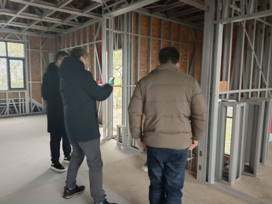 法國(guó)華僑代表團(tuán)蒞臨睿婕輕鋼別墅工廠考察，探尋合作機(jī)會(huì)！(圖2)