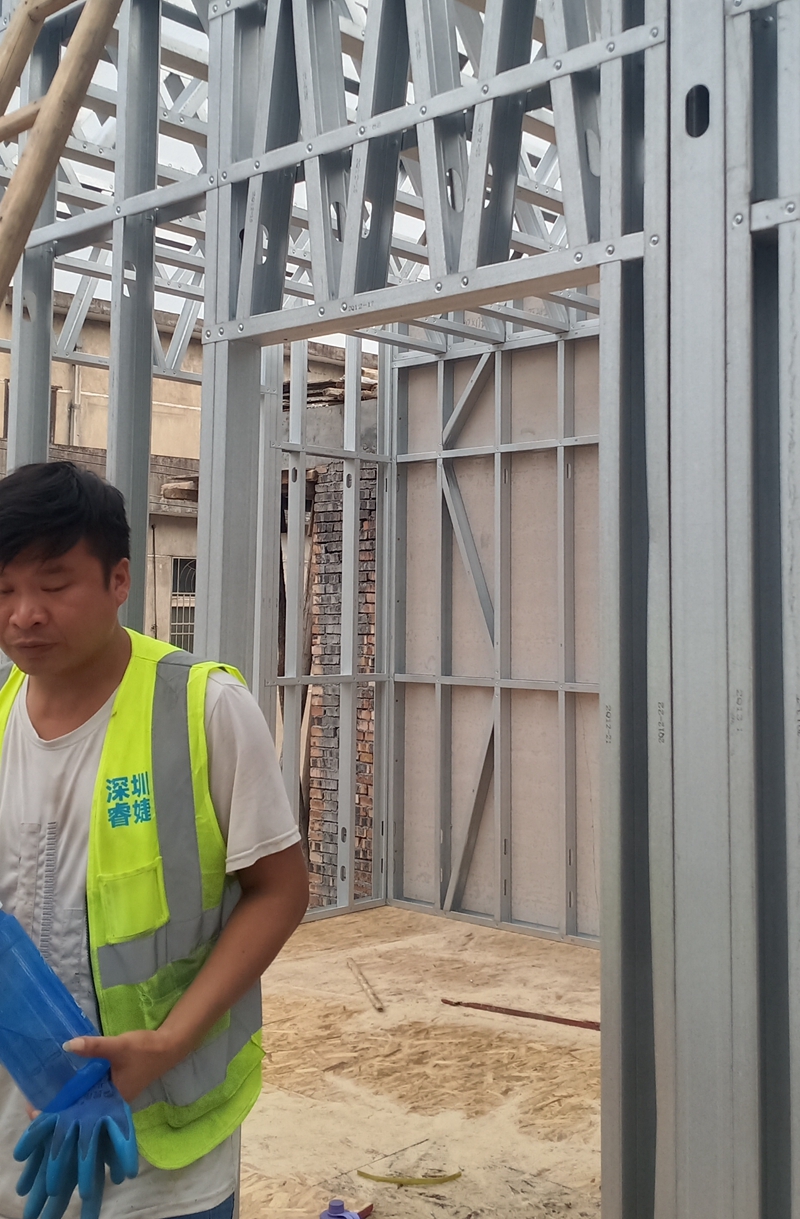 一棟兩層200平方的輕鋼別墅需要多少人施工？(圖2)