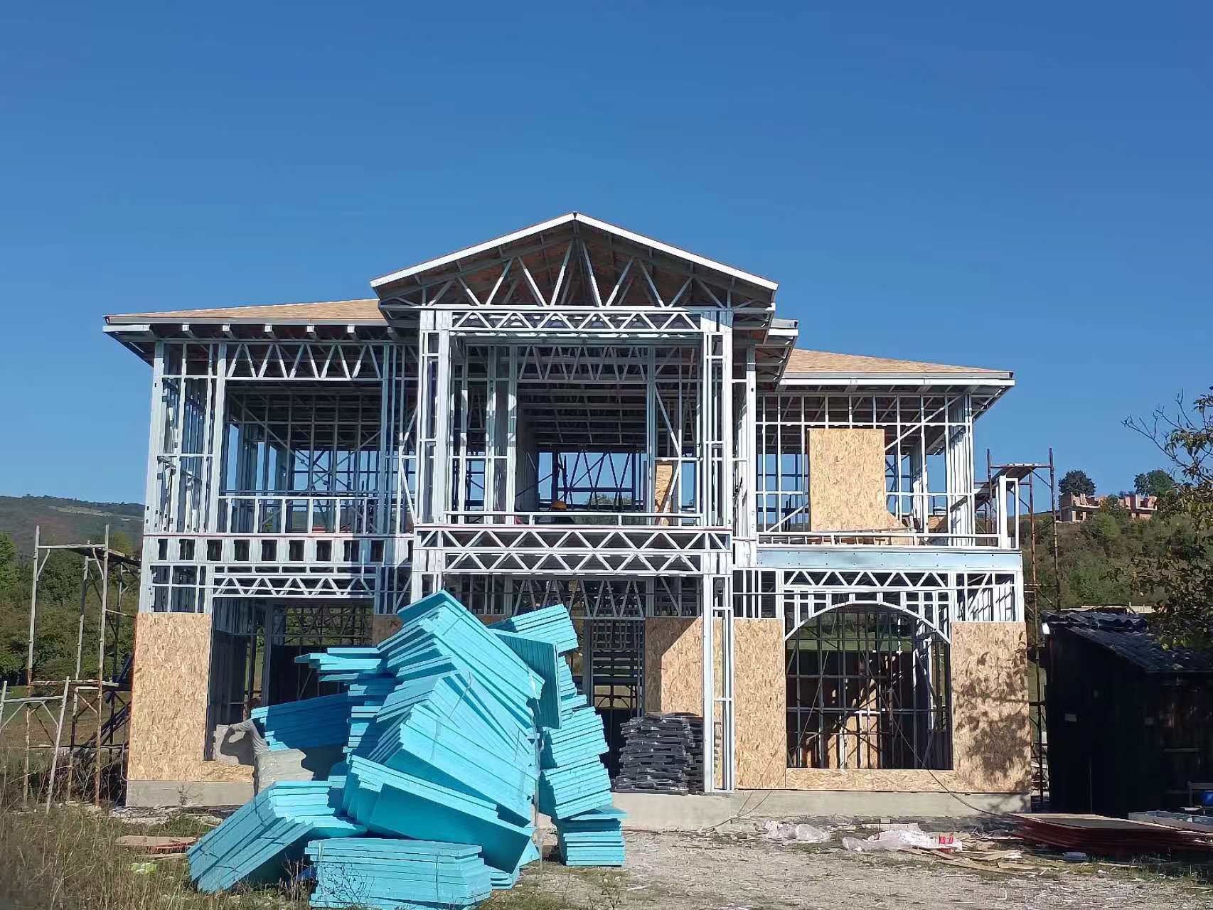 睿婕輕鋼別墅施工現(xiàn)場(4) 睿婕輕鋼別墅施工現(xiàn)場(4)