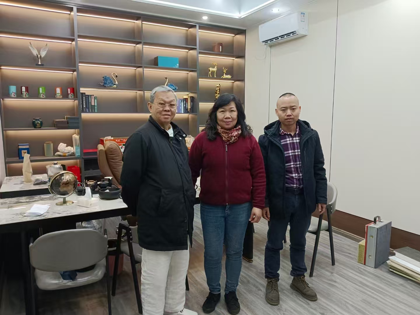 法國(guó)友人來睿婕實(shí)地考察談合作 法國(guó)友人來睿婕實(shí)地考察談合作