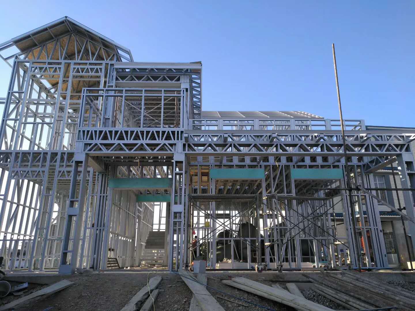 睿婕輕鋼別墅項(xiàng)目施工場(chǎng)地